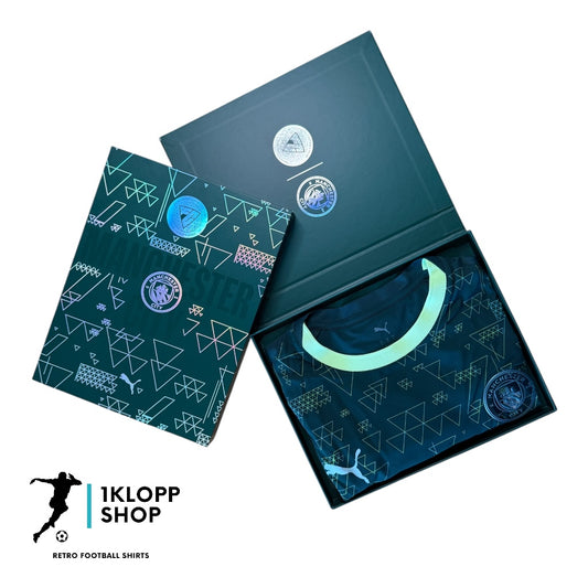 Manchester City 2025/26 Special Edition BNIB (L)